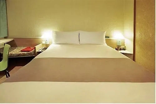מלון Ibis Vaugirard Porte De Versailles