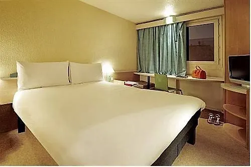 Ibis Vaugirard Porte De Versailles פריז