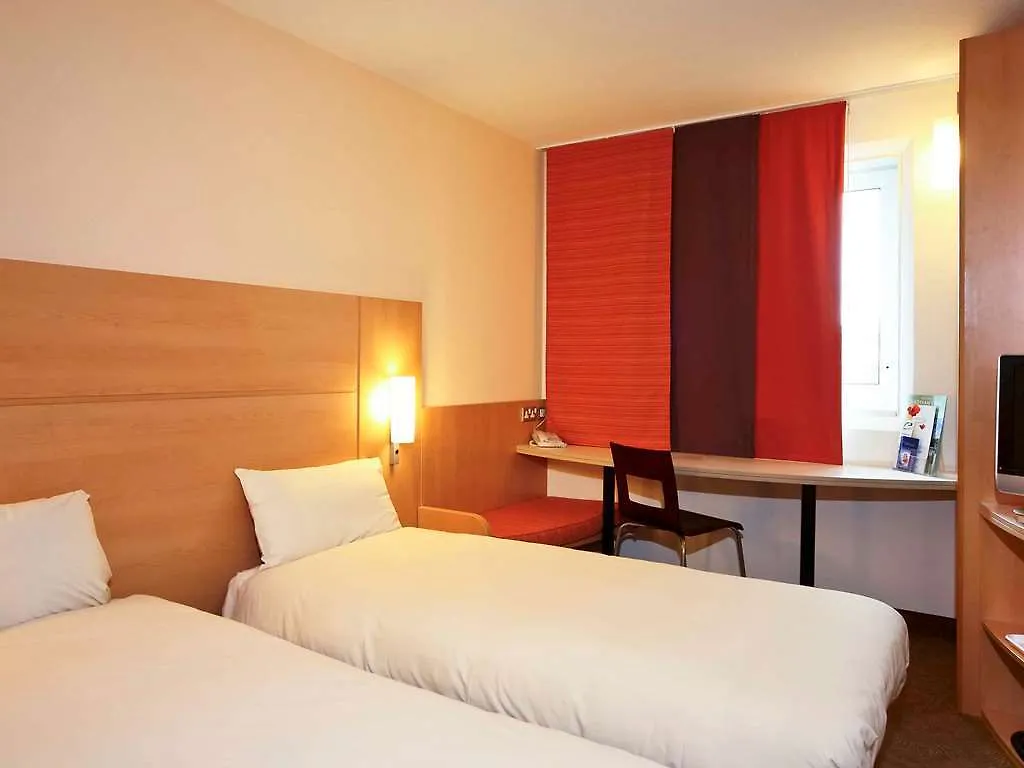 מלון Ibis Vaugirard Porte De Versailles 3*