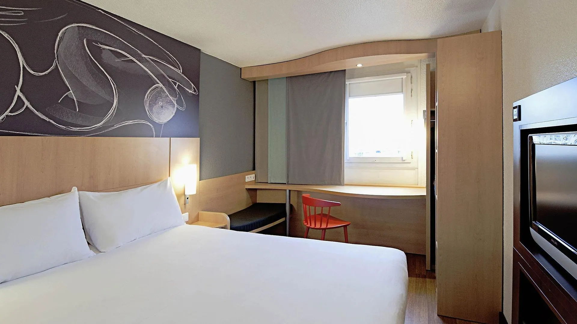 Ibis Vaugirard Porte De Versailles Hotel 3*